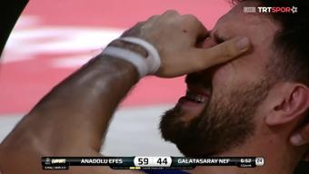 Anadolu Efes-Galatasaray maçında korkutan sakatlık