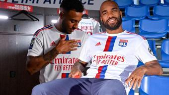 Lyon 94.5 milyon euroya sattığı iki yıldızını bedava geri aldı