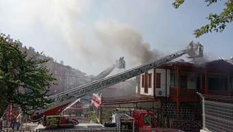 Ankarada korkutan yangın: Bacadan sıçrayan alevler restoran çatısını sardı