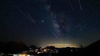 Perseid meteor yağmuru 2022 ne zaman Meteor yağmurları Türkiyeden izlenecek mi
