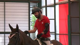 Türkiyenin ilk engelli at binicisi