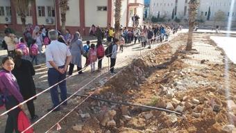 Döşemealtında okul bahçesindeki tedbirsiz inşaat durduruldu