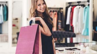 İndirim günleri psikolojisi: İhtiyaçtan mı, yoksa mutlu olmak için mi alışveriş yapıyorsunuz İndirim günlerinde satın alma arzusu artarken psikolojimiz nasıl etkileniyor Psikolog Melda Yakupoğlu yazdı...