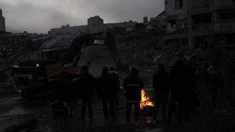 SON DAKİKA: Türkiye 7,7lik depremle yıkıldı 3 bin 381  vatandaşımız hayatını kaybetti