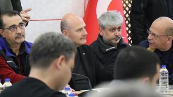 Bakan Soyludan enkaz kaldırma çalışmalarının hızlandırılması talimatı