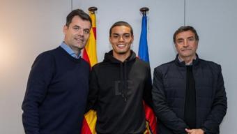 Ronaldinhonun oğlu Joao Mendes imzayı attı