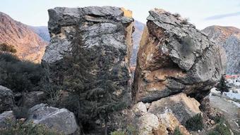 İkiye bölünen dev kayanın sırrı; parçalasak mı, eritsek mi