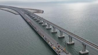 Kırım ve Rusyayı bağlayan Kerç Köprüsüne saldırı iddiaları: Araç trafiğine kapatıldı