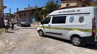 Eşi ile 4 yaşındaki üvey oğlunu bıçaklayarak öldürdü