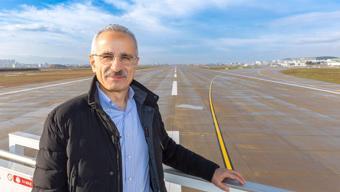 Bakan Uraloğlu açılış öncesi Sabiha Gökçen Havalimanı 2. pistini inceledi