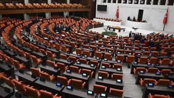 Mecliste yılın son mesaisi: Emekliye 5 bin lira ikramiye yasalaştırılacak
