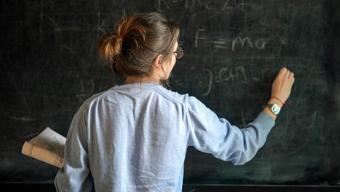 Rüyada Öğretmen Görmek Ne Anlama Gelir Rüyada İlkokul Öğretmenini Görmek Nasıl Yorumlanır