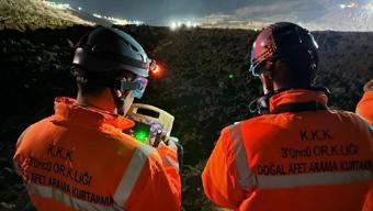 Erzincanda 9 işçi kayıp: Dağ nehir gibi aktı