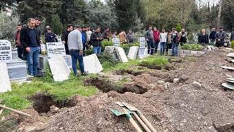 Katliam gibi kazada ölenler defnedildi; 1 buçuk yaşındaki Ecrin ve annesi aynı mezara gömüldü