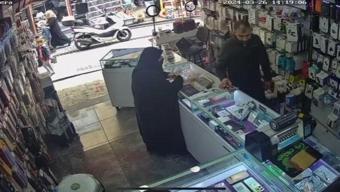 Telefon kılıfı tartışmasında kadına darp Bakan Yerlikaya gözaltına alındığını duyurdu...
