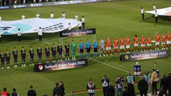 Spor yazarları, Galatasaray-Fenerbahçe Süper Kupa maçını kaleme aldı: Türk futbolunda utanç sayfası