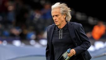 Fenerbahçenin eski hocası Jorge Jesusa bir şok daha