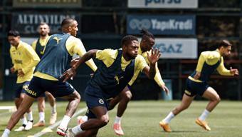 Fenerbahçe, kamp kadrosunu açıkladı