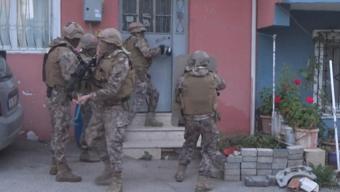 Bursada zehir tacirlerine operasyon: Çatılarda böyle kovaladılar