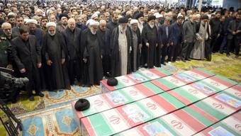 Reisinin cenaze namazını Hamaney kıldırdı
