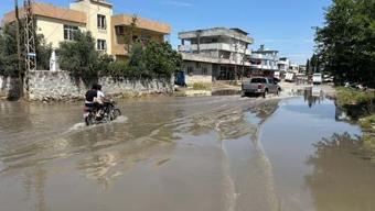 Adanada sağanak Cadde ve sokaklar suyla doldu