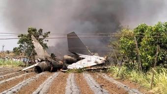 Hindistan’da savaş uçağı düştü