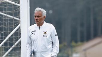 Fenerbahçede yeni sezon hazırlıkları sabah antrenmanıyla devam etti...