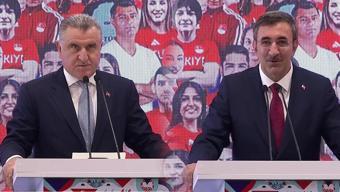 Türkiye Olimpiyat kafilesi Parise gidiyor Bakan Bak: Güçlü olduğumuzu herkese göstereceğiz...