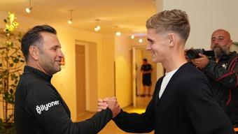 Elias Jelert, Galatasaray’ın kampına katıldı