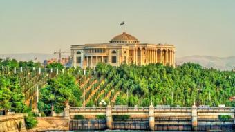 Tacikistanda ulusal kültüre uymayan tüm yabancı kıyafetler yasaklandı