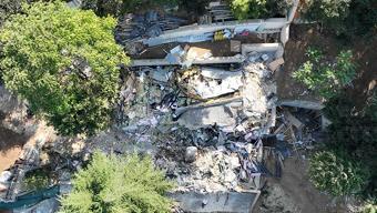 Vaniköyde izinsiz inşaattaki ruhsatsız ve kaçak yapıların yıkımı sürüyor