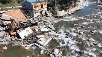 ABDde Milton ALARMI Meteorolog, kasırganın şiddetini açıklarken gözyaşlarını tutamadı...  Yüz yılın en yıkıcı kasırgası olabilir..