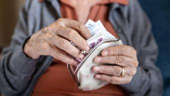 Emekliler yeni dönemde ne kadar zam alacak Maaş hesaplamasında dikkat çeken yüzde 4 detayı…