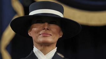 Melania Trump, yemin törenine şapkasıyla damga vurdu: Gizem ve şıklık bir arada