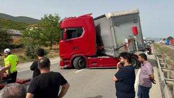 Bir arı, yüzlerce kişiyi yolda bıraktı