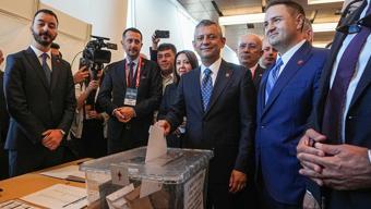 CHPnin 22. Olağanüstü Kurultayı çalışmalarını tamamladı 60 kişilik PM ve 15 kişilik YDK belli oldu