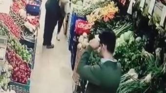 Köpeği ile alışveriş yapan kadına yumruklu saldırı Saldırgan yakalandı: Suç kaydı olduğu ortaya çıktı