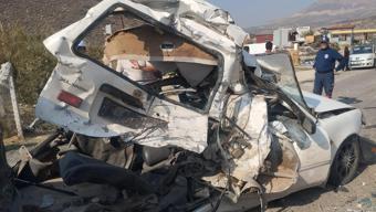 Hatayda feci kaza: TIR, ışıkta bekleyen 5 aracı biçti