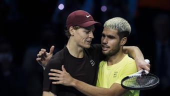 Alcarazı mağlup eden Jannik Sinner, ATP Finallerinde şampiyon oldu