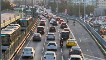 İstanbulda ara tatilin ardından ikinci iş gününde trafik yoğunluğu