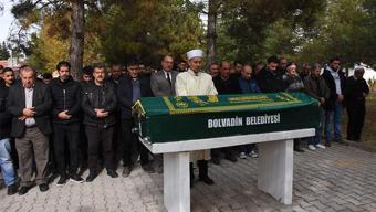 Zehirlenme şüphesiyle ölen Servet Böcek son yolculuğuna uğurlandı