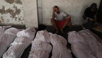 İsrail Gazzeye saldırdı: 10 Filistinli hayatını kaybetti