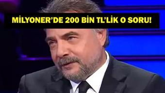 Hangi karakteri canlandıran oyuncu 2001de Kenyada ailesiyle bir uçak gezisindeyken pilotun aniden bayılması üzerine uçağın kontrolünü ele almış pilot kendine gelene kadar uçağı havada sabit tutmuştur