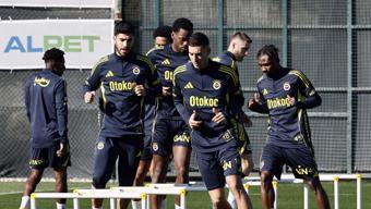 Fenerbahçede, Ferencvaros maçı öncesi savunmada alarm zilleri çalıyor