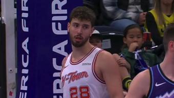 Rocketsın yıldızı Alperen Şengün, triple-doubleı ucundan kaçırdı