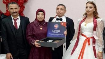 Cezayirden gelen trajedi Altın hırsızı gelin kaçtı, baba yaşamına son verdi