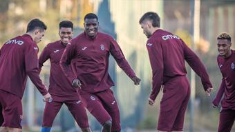 Trabzonspor, 7 futbolcusundan yoksun Göztepe deplasmanına gitti