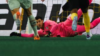 Penaltı canavarı Berke Özer bir kez daha kalesinde devleşti