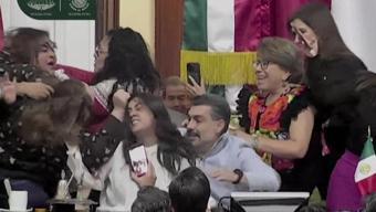 Mecliste saç saça baş başa kavga