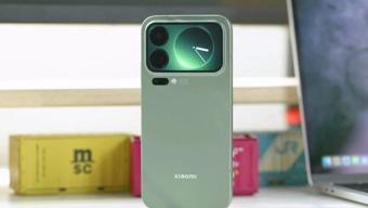 Xiaomi 17 Max dev ekranı ile fark yaratma peşinde